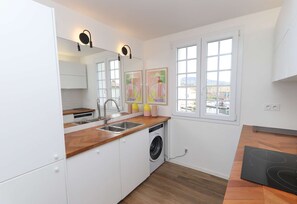 Fridge, oven, dishwasher, toaster