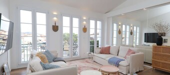 Wonderful apartment in the center of Port Grimaud, air-conditioned, with wifi and mooring.