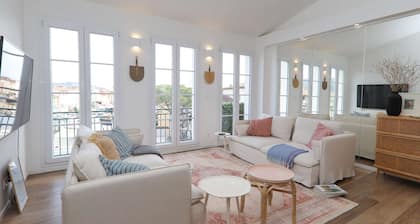 Superbe appartement dans le centre de Port Grimaud ,climatisé, avec wifi et amarrage