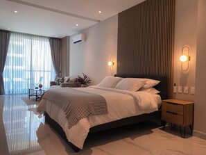 1 bedroom, desk, WiFi, bed sheets