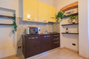 Fridge, microwave