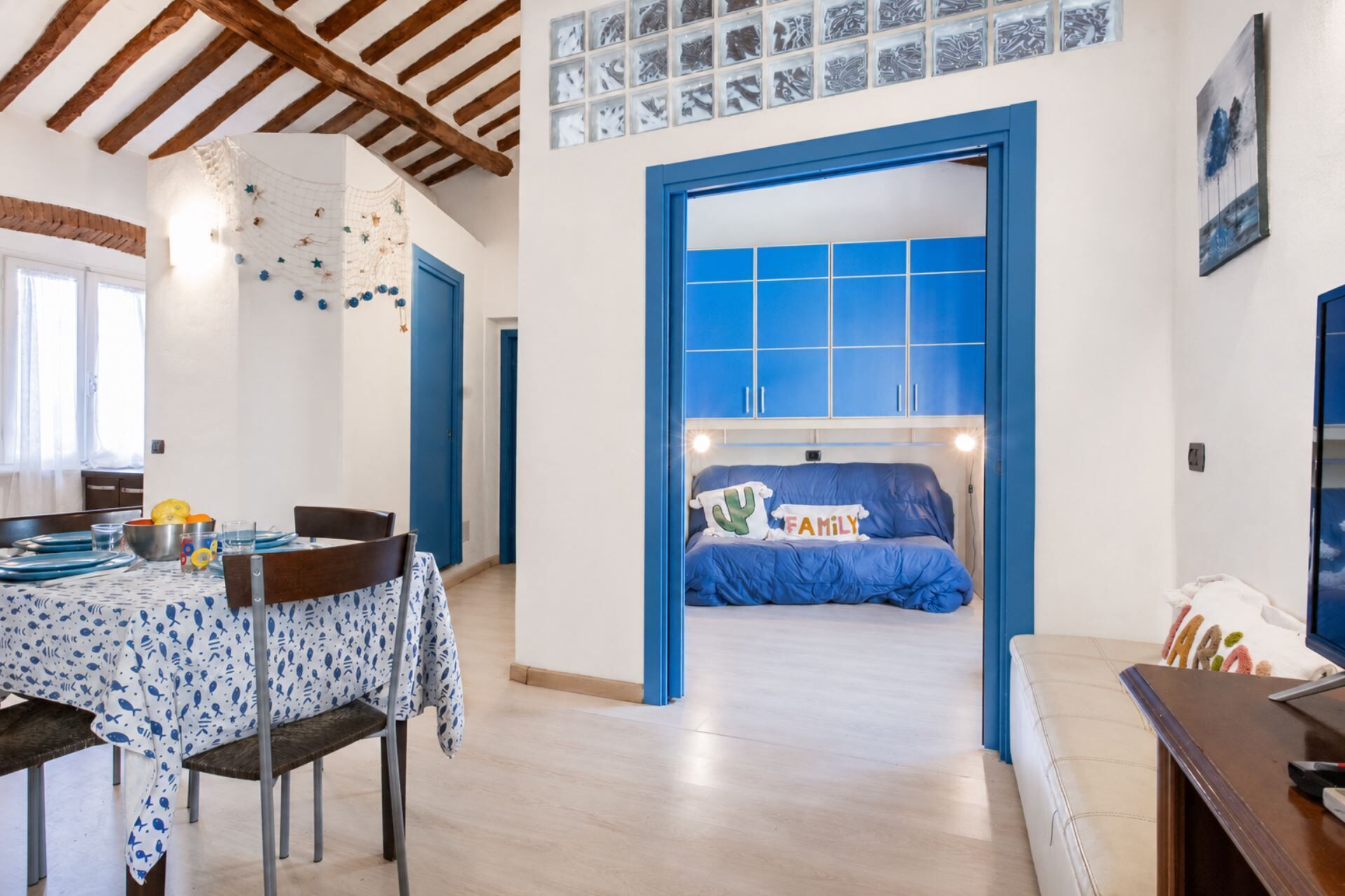 2 bedrooms, bed sheets