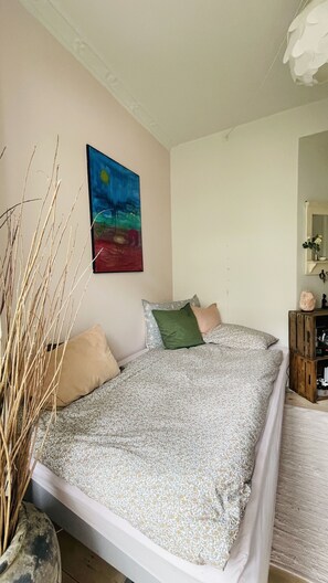 1 chambre, fer et planche à repasser, lit parapluie, Wi-Fi gratuit