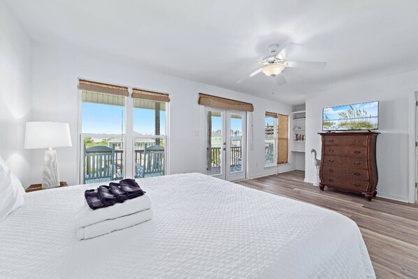 3 bedrooms, iron/ironing board, internet, bed sheets