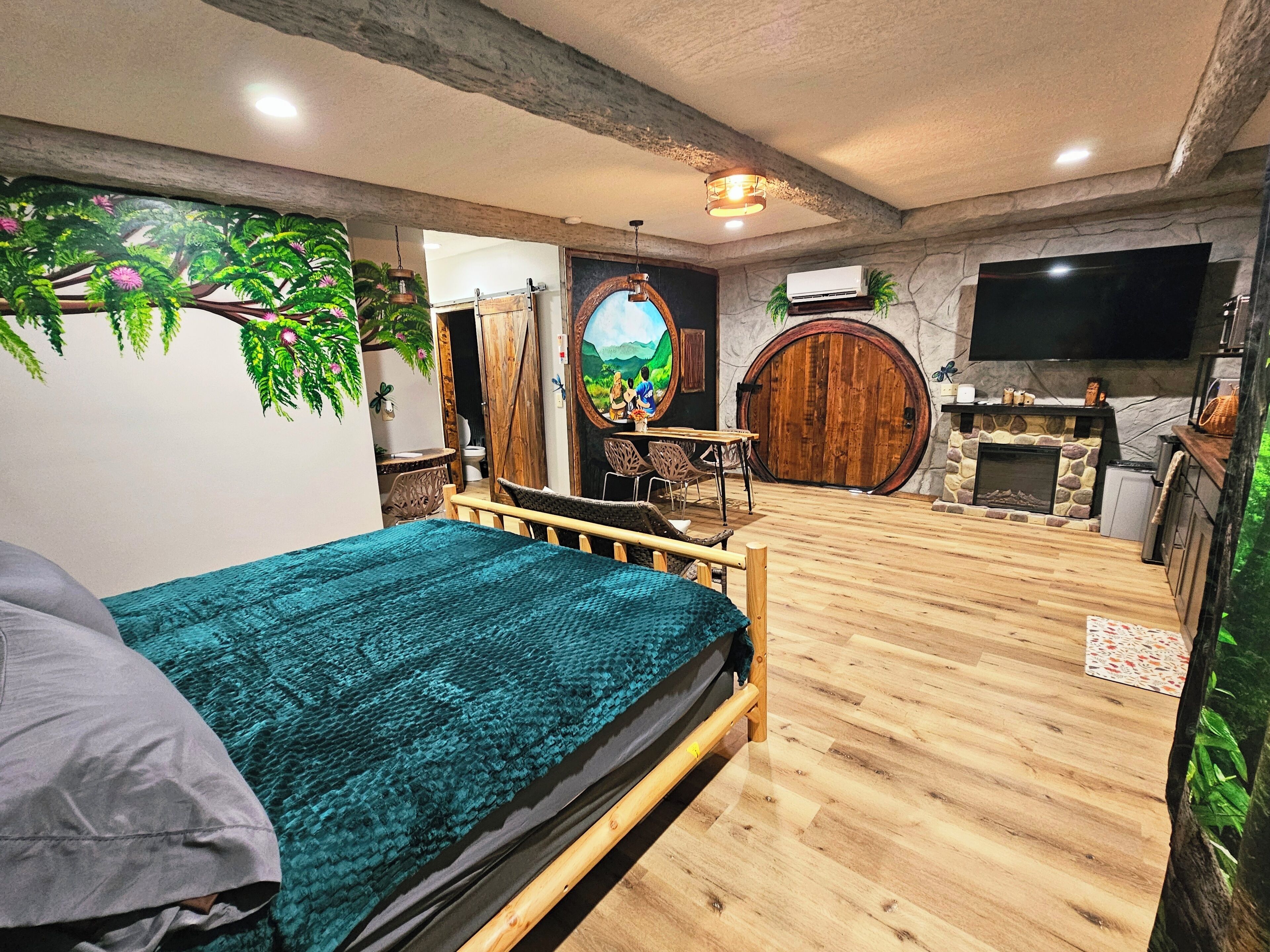 2 habitaciones, caja de seguridad en la habitación y escritorio 