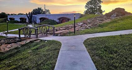 Restin' Holes Ky Bourbon Trail A-Sauna-HotTub-Gym-Playground-Waterfall-Themed