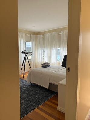 3 Schlafzimmer, Schreibtisch, Bügeleisen/Bügelbrett, WLAN
