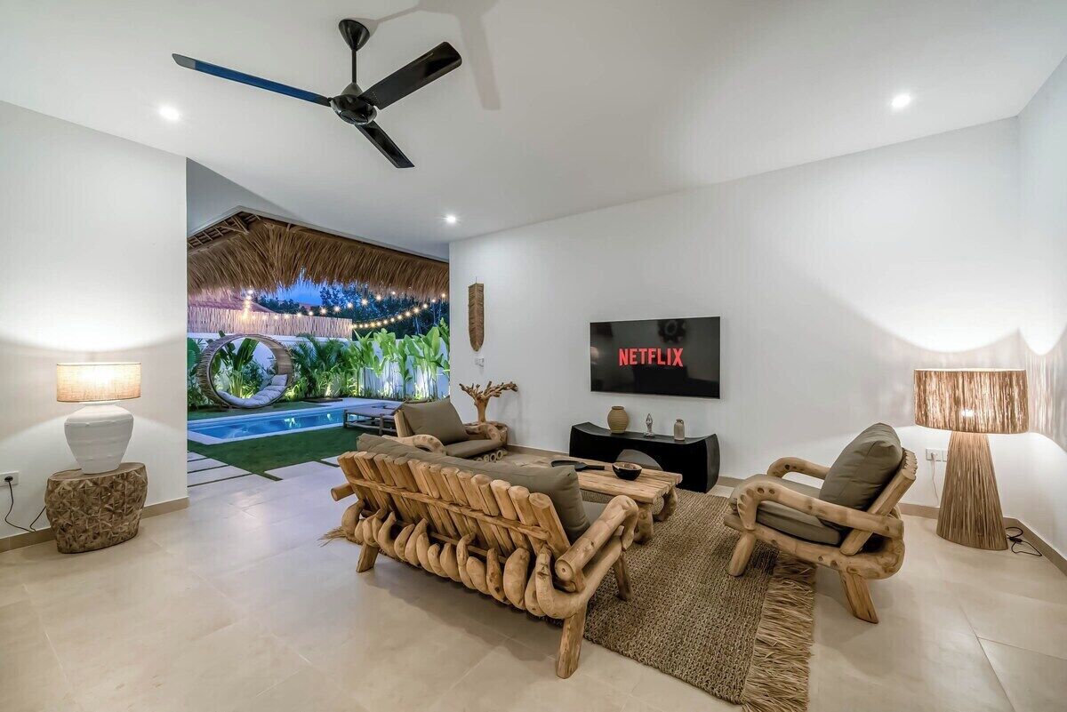 Tropical & Modern 3br Villa - Canggu Beach - Canggu