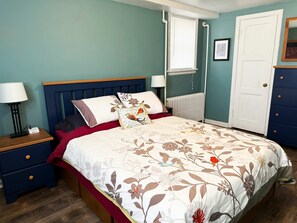 10 bedrooms, WiFi, bed sheets