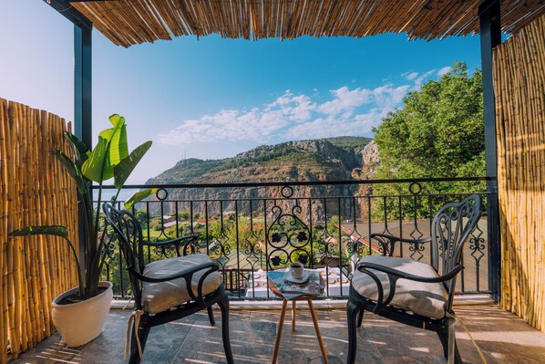 Honeymoon kamer, 1 queensize bed, uitzicht op zee | Uitzicht vanuit de kamer