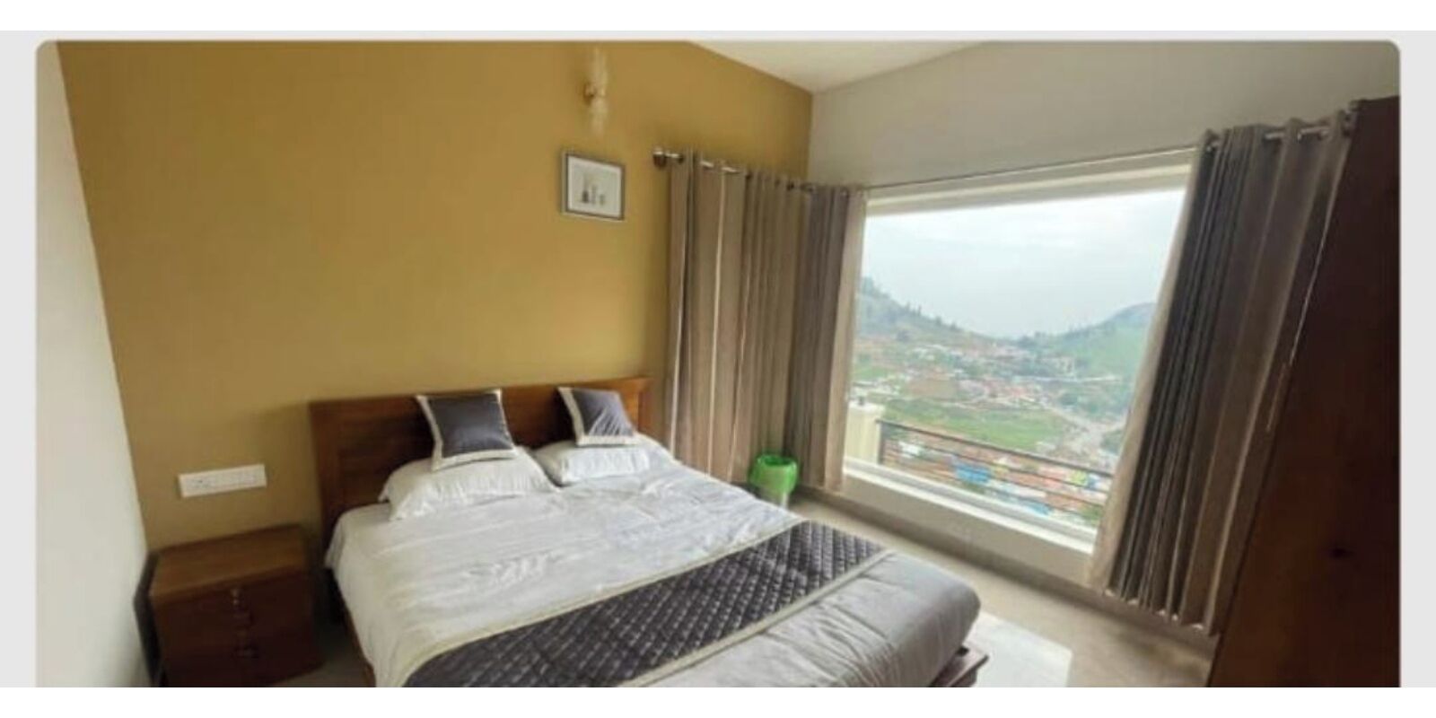 Standard Double Room | Desk, iron/ironing board, free WiFi, bed sheets