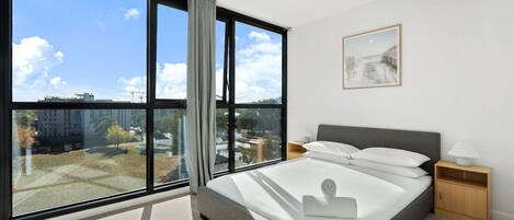 1 bedroom, desk, iron/ironing board, WiFi
