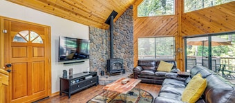 Blue Lake Mountain Retreat w/ Lake & Pool Access