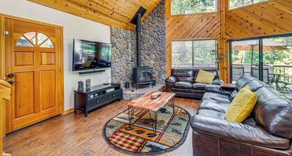 Blue Lake Mountain Retreat w/ Lake & Pool Access