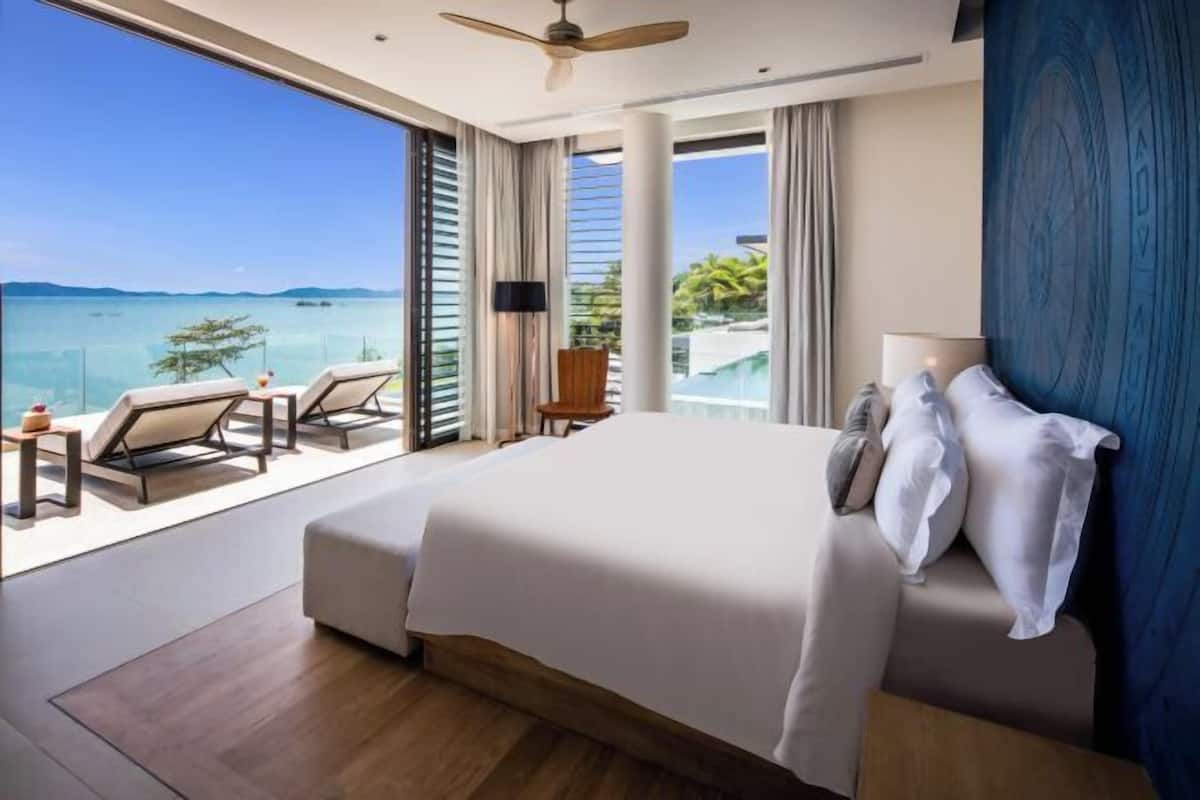 7 bedrooms, premium bedding, in-room safe, desk
