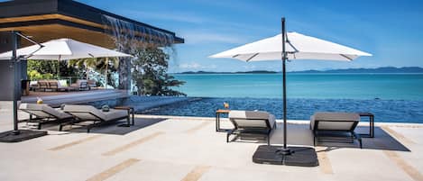 4 outdoor pools