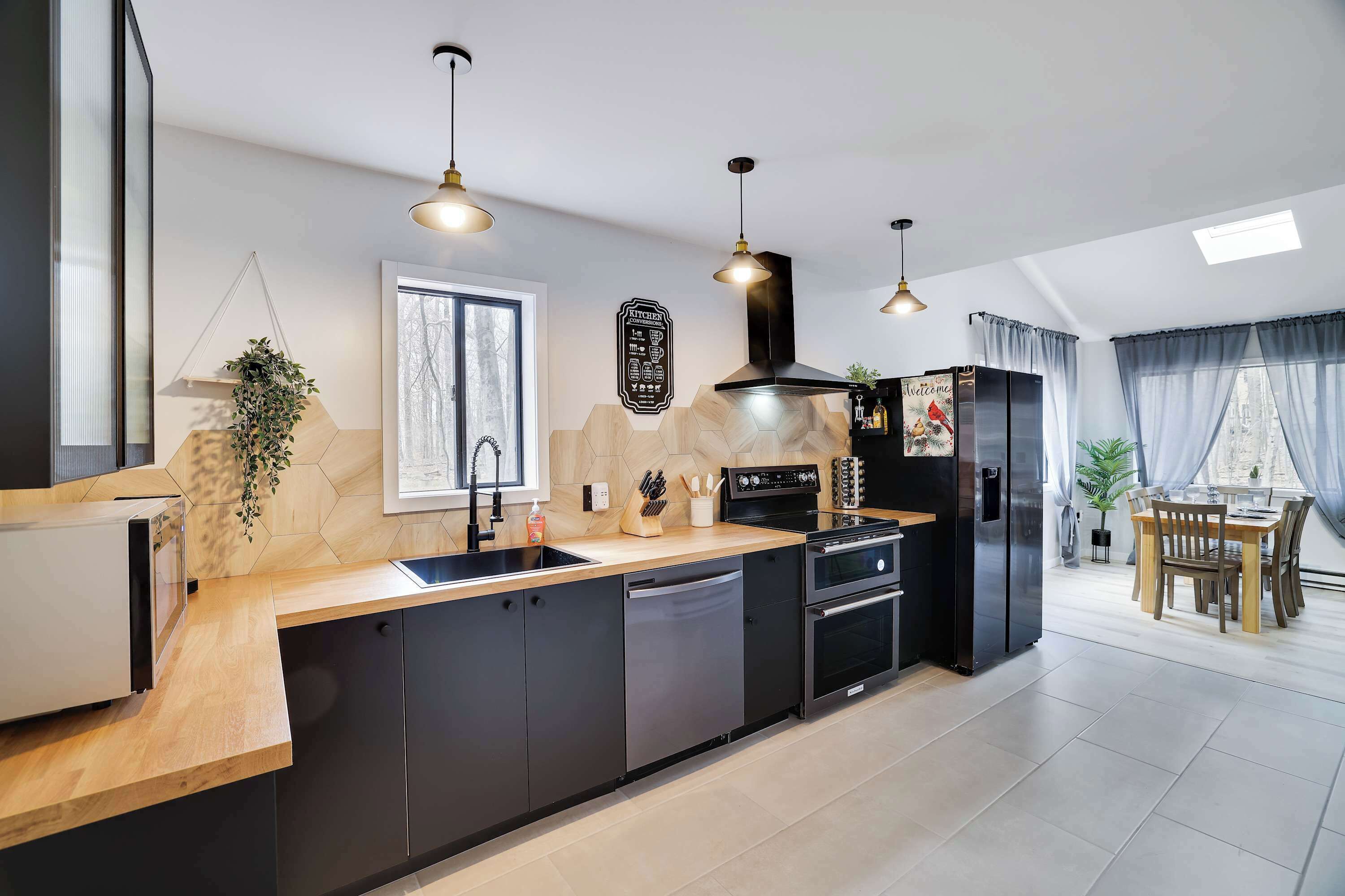 冰箱、微波炉、烤箱、炉灶