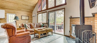 11 Mi to Massanutten: 'Shenandoah River Chalet'