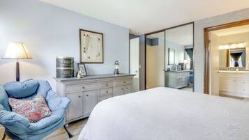 2 bedrooms, desk, iron/ironing board, WiFi