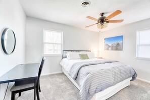 3 bedrooms, desk, iron/ironing board, WiFi