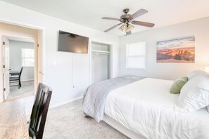 3 dormitorios, escritorio, tabla de planchar con plancha y wifi