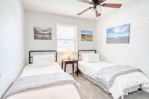 3 bedrooms, desk, iron/ironing board, WiFi