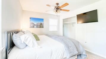 3 slaapkamers, een bureau, een strijkplank/strijkijzer, wifi