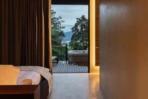 2 habitaciones, tabla de planchar con plancha y cuna de viaje