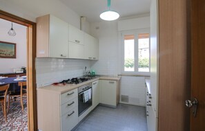 Fridge, stovetop, coffee/tea maker, cookware/dishes/utensils