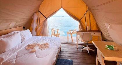 Floating Home in Reef Resort Unit 2