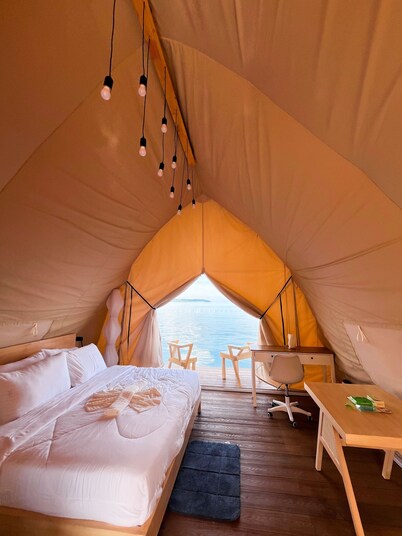 Floating Home in Reef Resort Unit 2