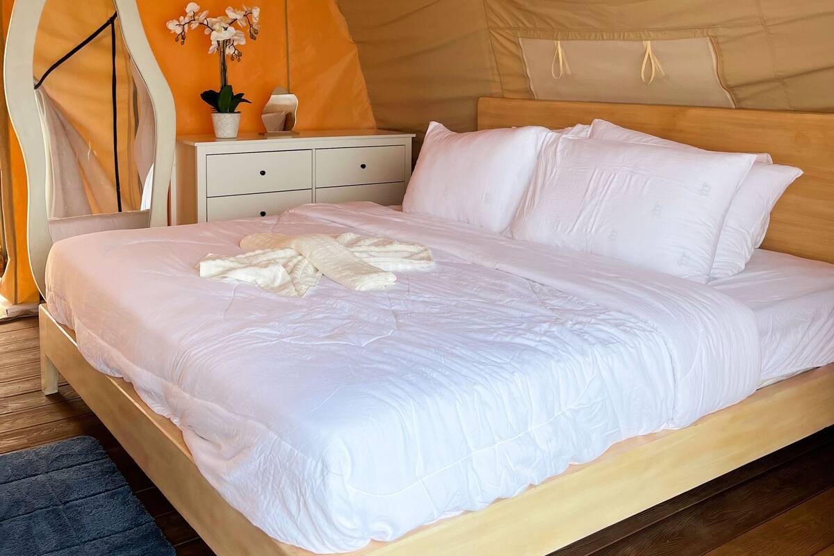 Room | Free WiFi