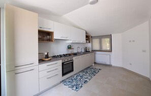 Réfrigérateur, plaque de cuisson, lave-vaisselle