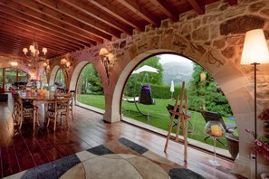 Outdoor dining - CASONA LOS FRESNOS, A JEWEL IN THE HEART OF CANTABRIA. (CB)