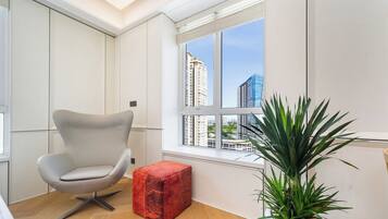 1 dormitorio, caja fuerte, escritorio