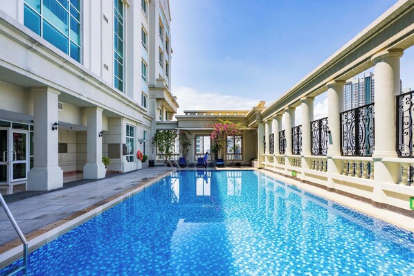 2 piscinas al aire libre