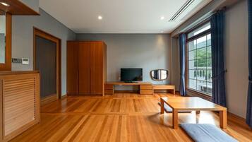 Chambre Familiale | Décoration personnalisée, ameublement personnalisé, Wi-Fi gratuit