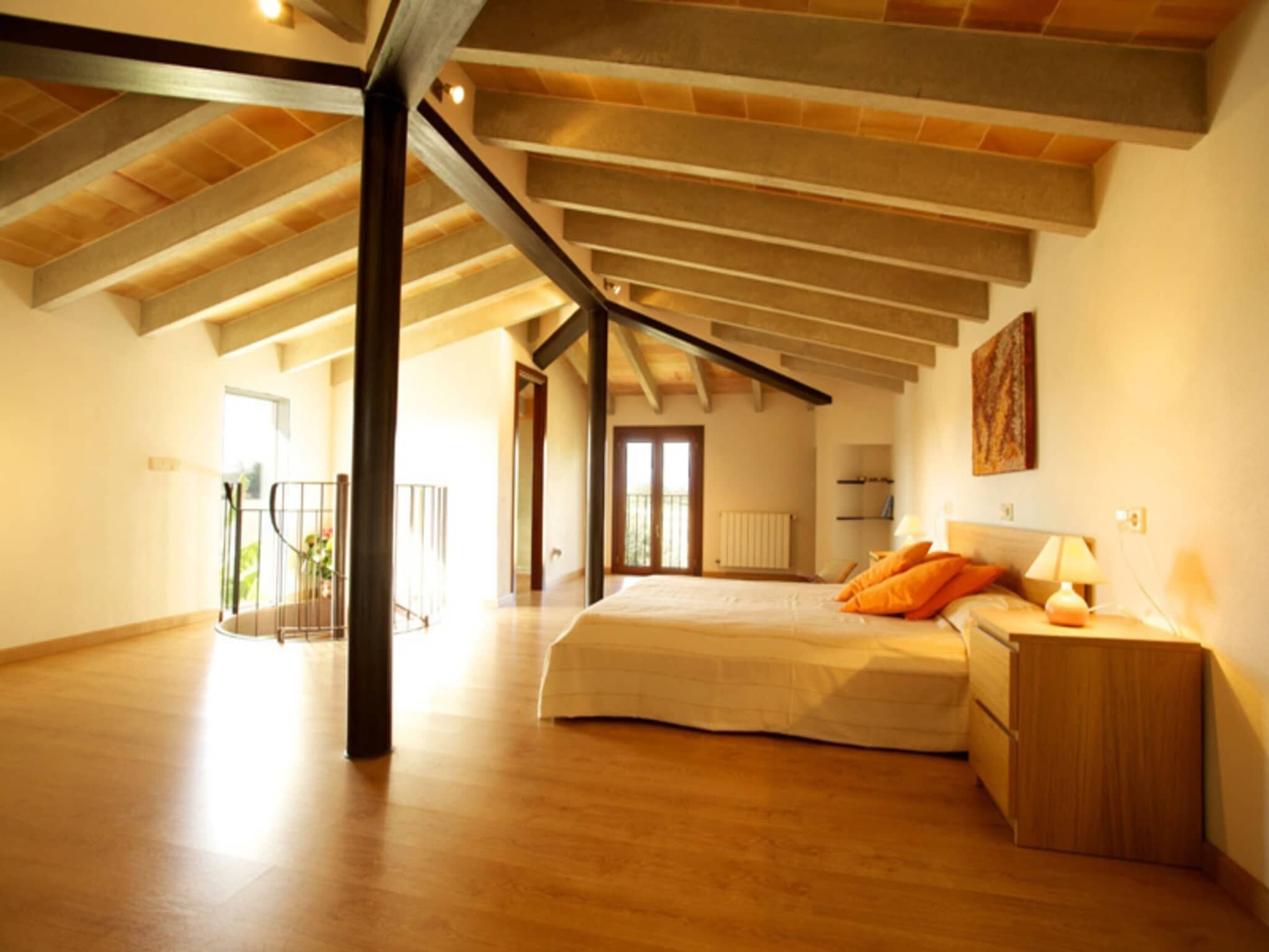 4 bedrooms, iron/ironing board, WiFi