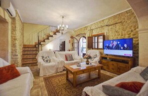 TV, fireplace, DVD player