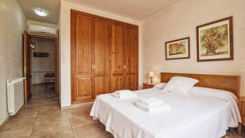 5 bedrooms, WiFi
