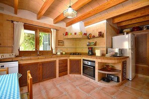 Mikroaaltouuni, uuni, liesi, astianpesukone