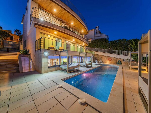 Piscine couverte