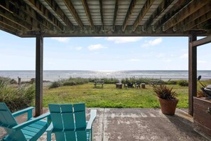 Unclassified image, 4 of 25, button