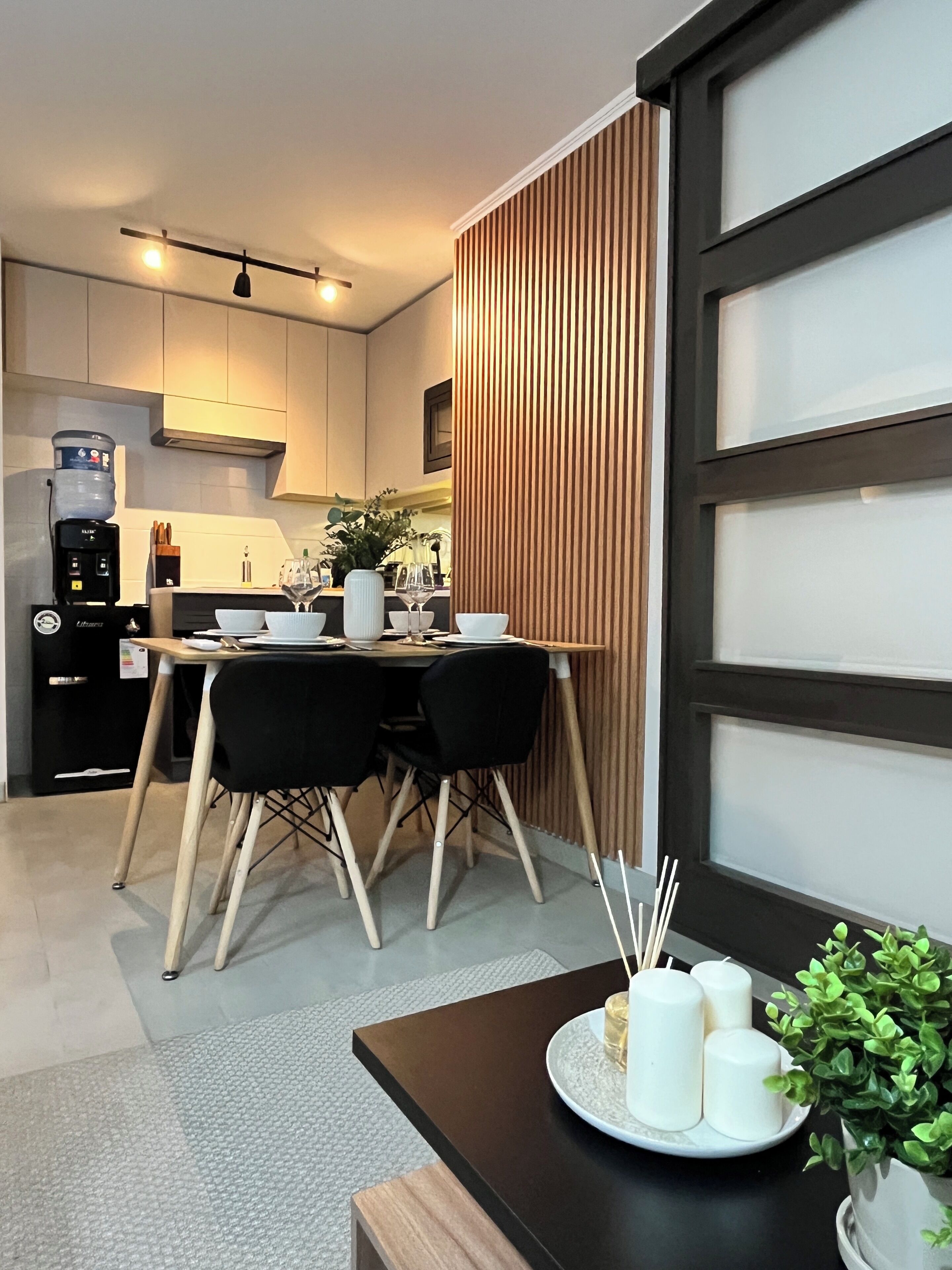 Luxury Apartment, Balcony, City View | Living area