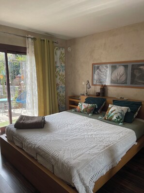 3 chambres, fer et planche à repasser, Wi-Fi, draps fournis