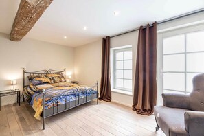 1 chambre, fer et planche à repasser, accès au Wi-Fi (inclus)