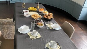 Dining - Bed and breakfast in a small chateau in the Loire Valley (Saint-Cyr-en-Pail)
