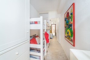 2 bedrooms