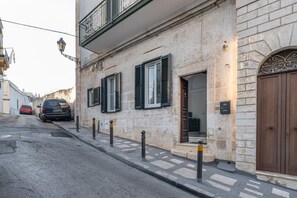 Exterior detail - GuestHost Chic B&B Piazza Libertà - Ostuni Suite (Ostuni)