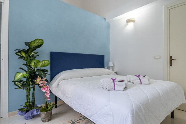 1 habitación, tabla de planchar con plancha, wifi y ropa de cama 